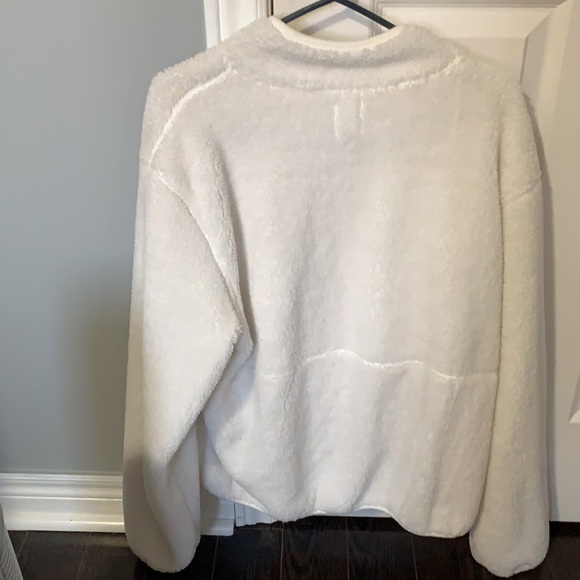 Fluffy sweater - Picture 2 of 4